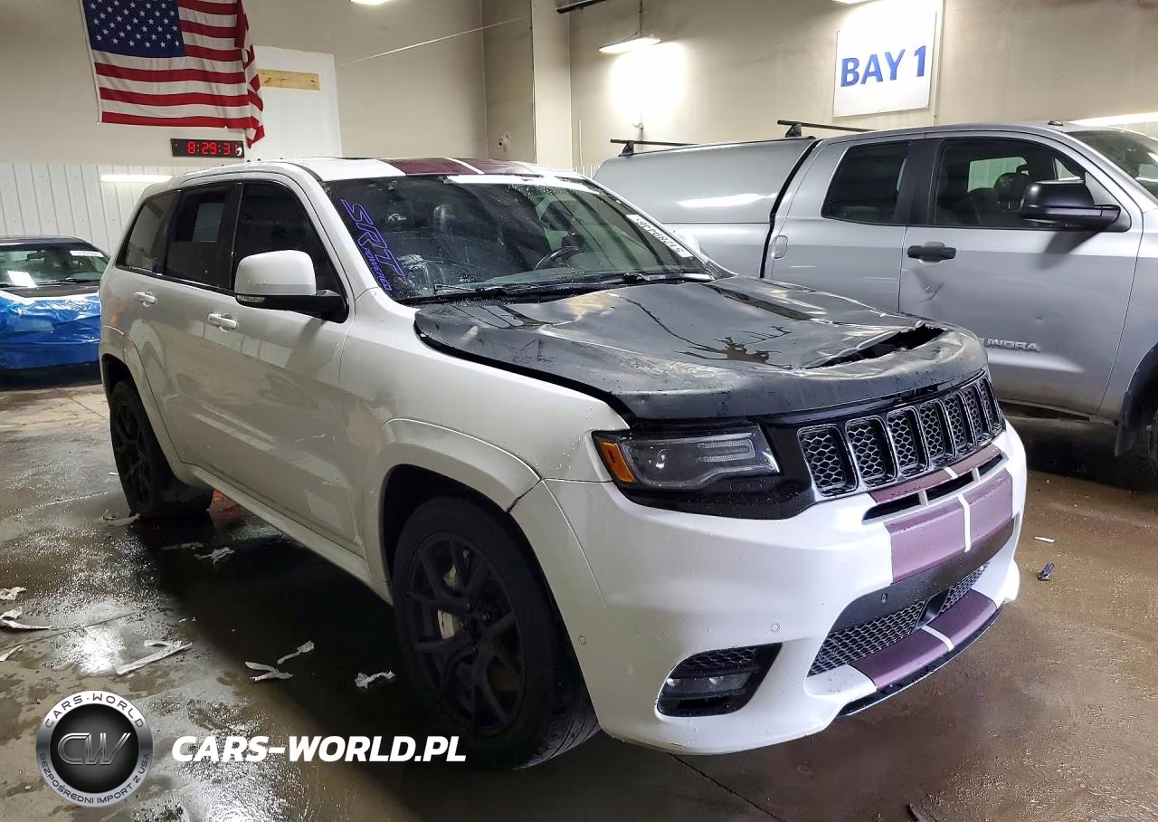 2017 Jeep Grand Cherokee Srt-8 VIN:1C4RJFDJ8HC914436 - 4