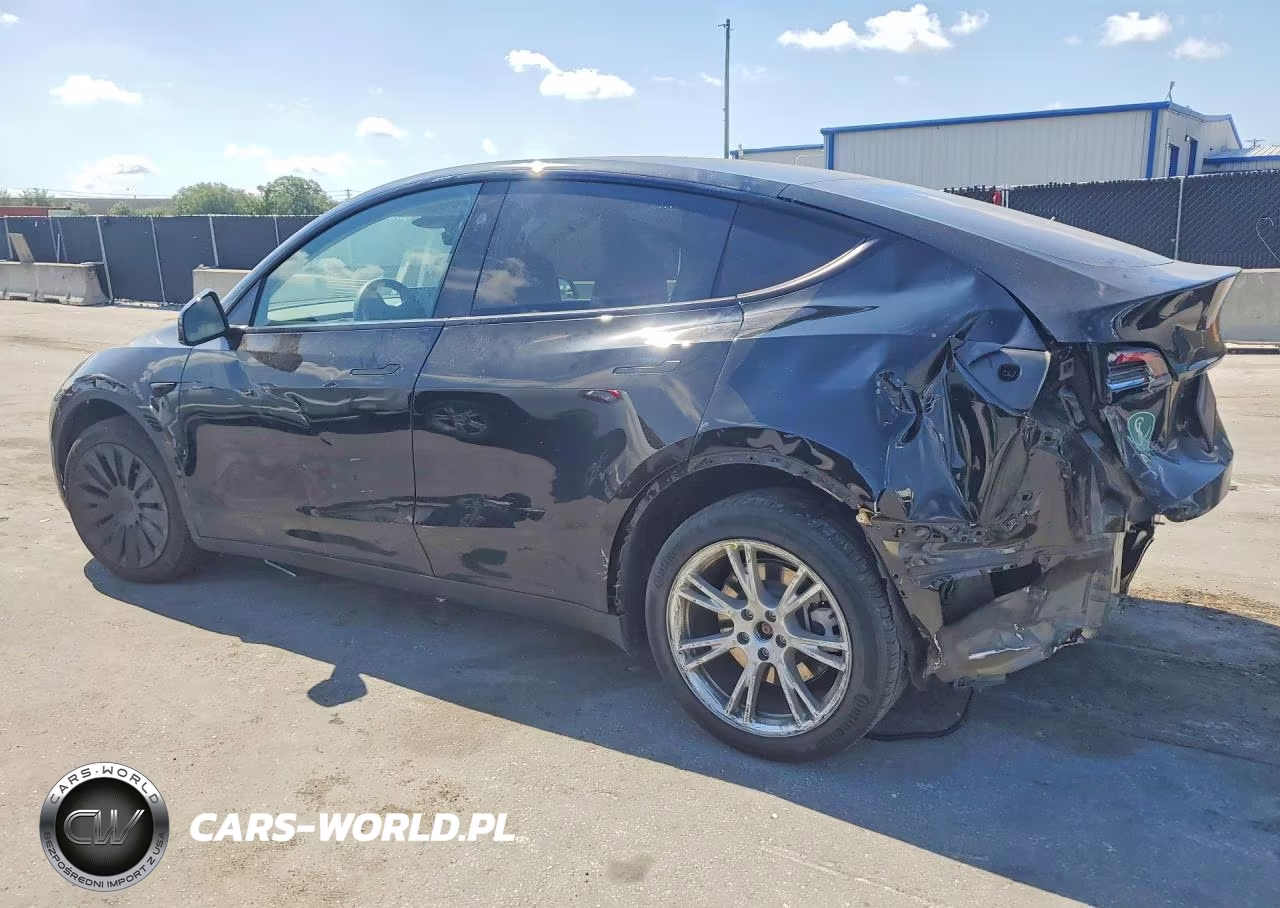 2023 Tesla Model Y VIN:7SAYGDEE3PA140632 - 2