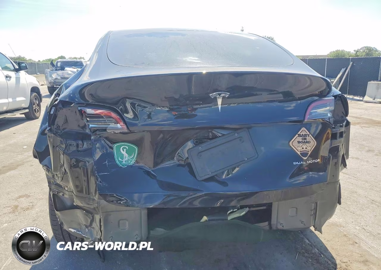 2023 Tesla Model Y VIN:7SAYGDEE3PA140632 - 6
