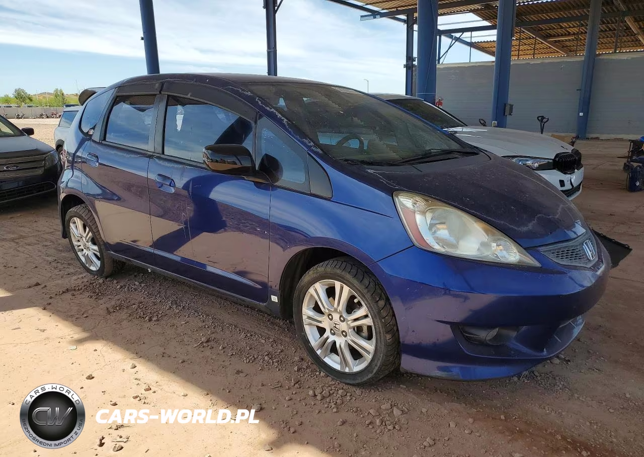 2011 Honda Fit Sport VIN:JHMGE8H56BC020722 - 4