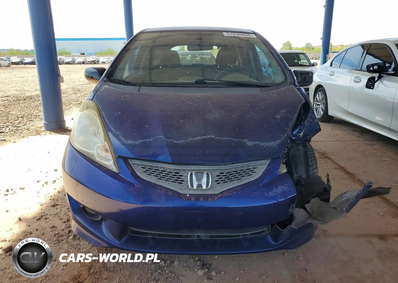 2011 Honda Fit Sport VIN:JHMGE8H56BC020722 - 5