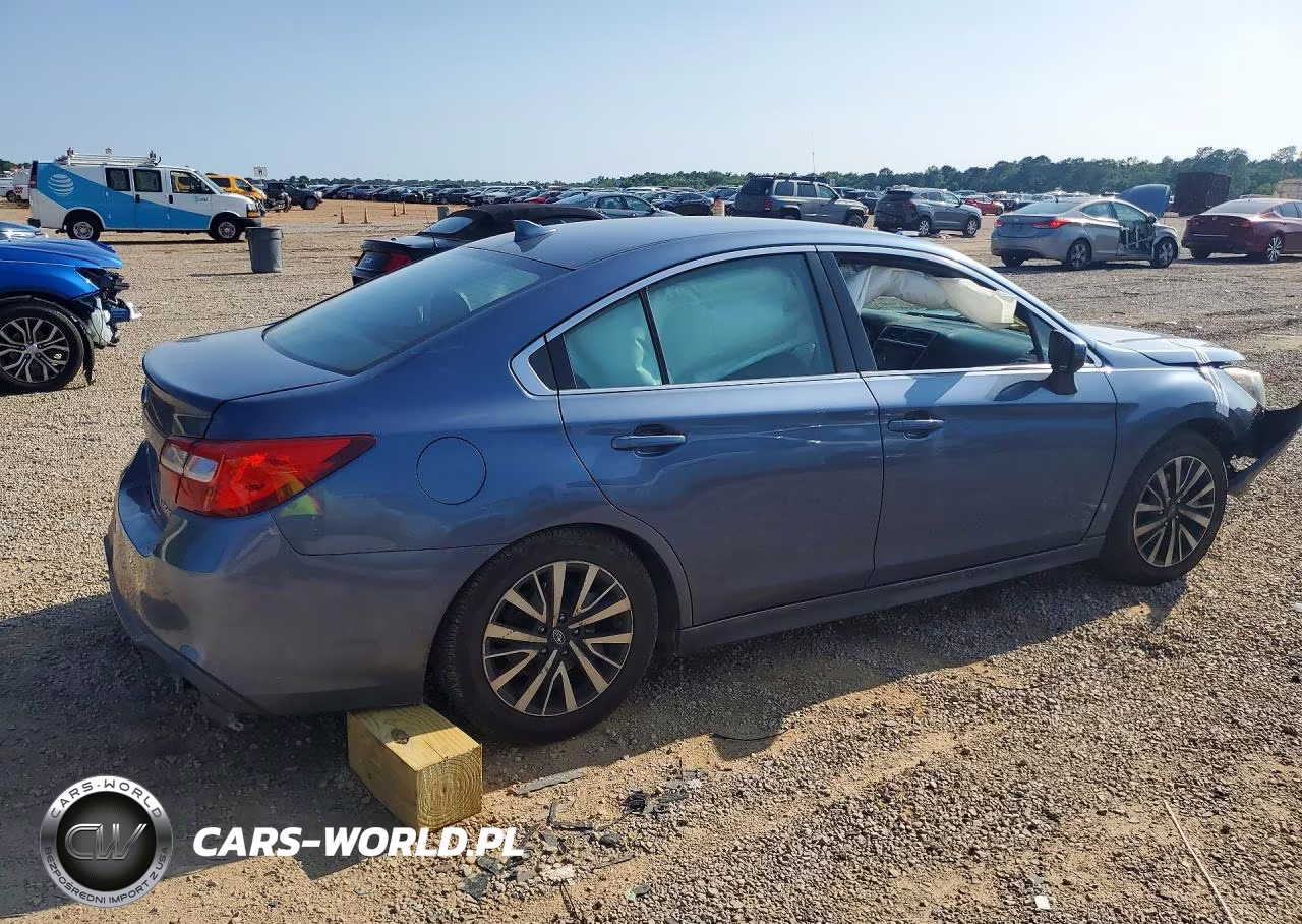 2018 Subaru Legacy 2.5I Premium VIN:4S3BNAC67J3013845 - 3