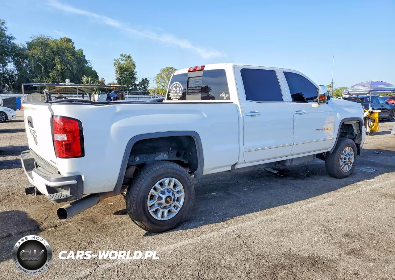 2016 GMC Sierra K2500 Denali VIN:1GT12UE83GF301681 - 3