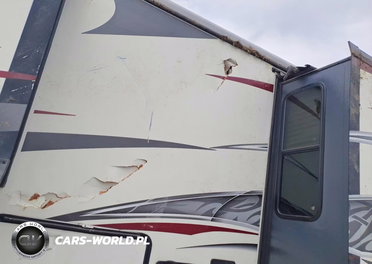 2014 Heartland Road Warrior Camper VIN:5SFCG3025EE267136 - 10