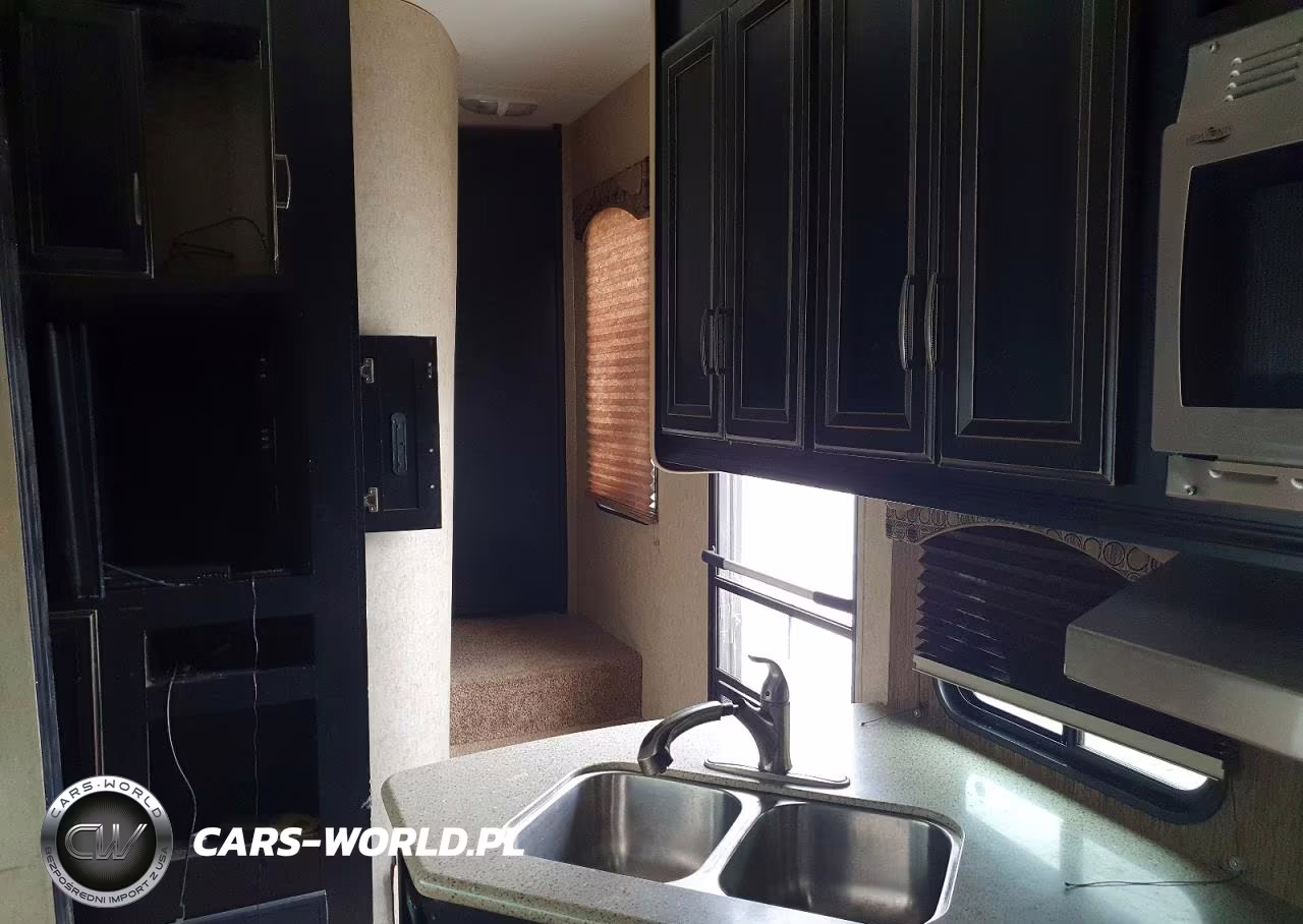 2014 Heartland Road Warrior Camper VIN:5SFCG3025EE267136 - 5