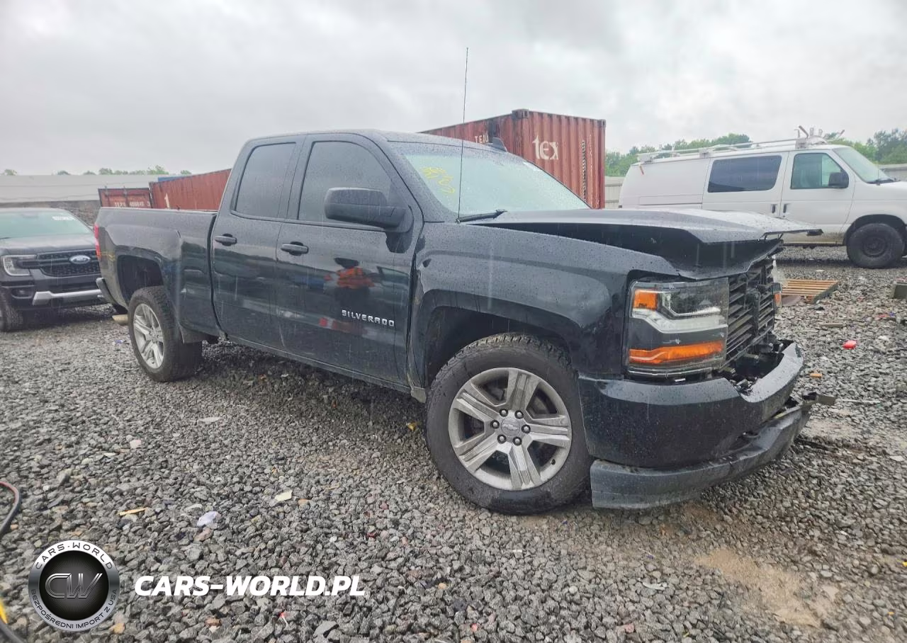 2018 Chevrolet Silverado K1500 Custom VIN:1GCVKPEC9JZ266982 - 4