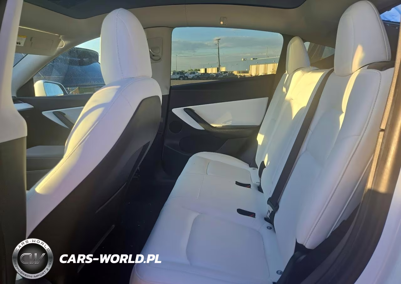 2020 Tesla Model Y VIN:5YJYGDEE8LF039550 - 10