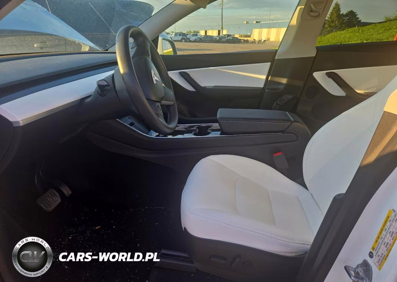 2020 Tesla Model Y VIN:5YJYGDEE8LF039550 - 7