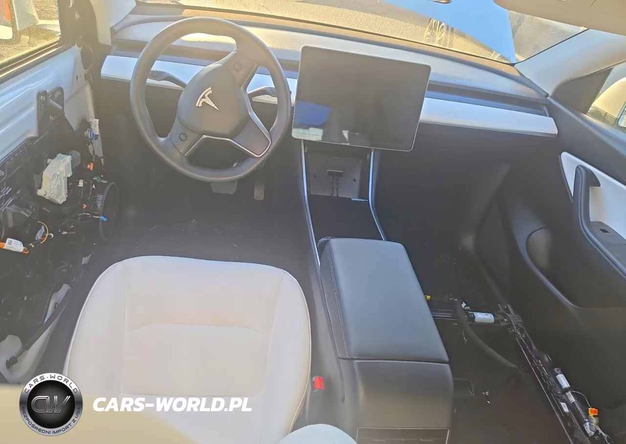 2020 Tesla Model Y VIN:5YJYGDEE8LF039550 - 8