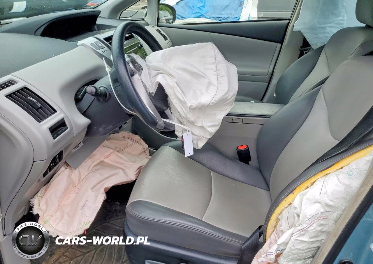 2017 Toyota Prius V Four VIN:JTDZN3EUXHJ063571 - 7