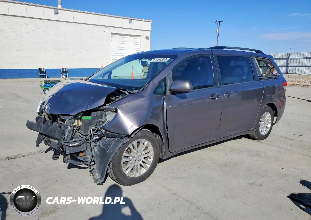 2014 Toyota Sienna Xle 8-Passenger