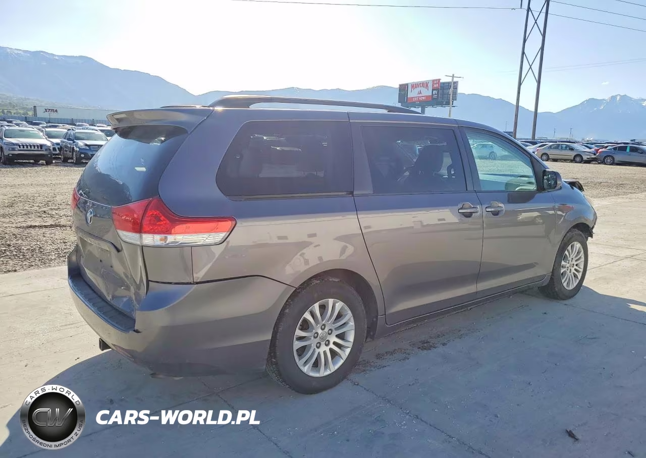 2014 Toyota Sienna Xle 8-Passenger VIN:5TDYK3DC0ES503258 - 3