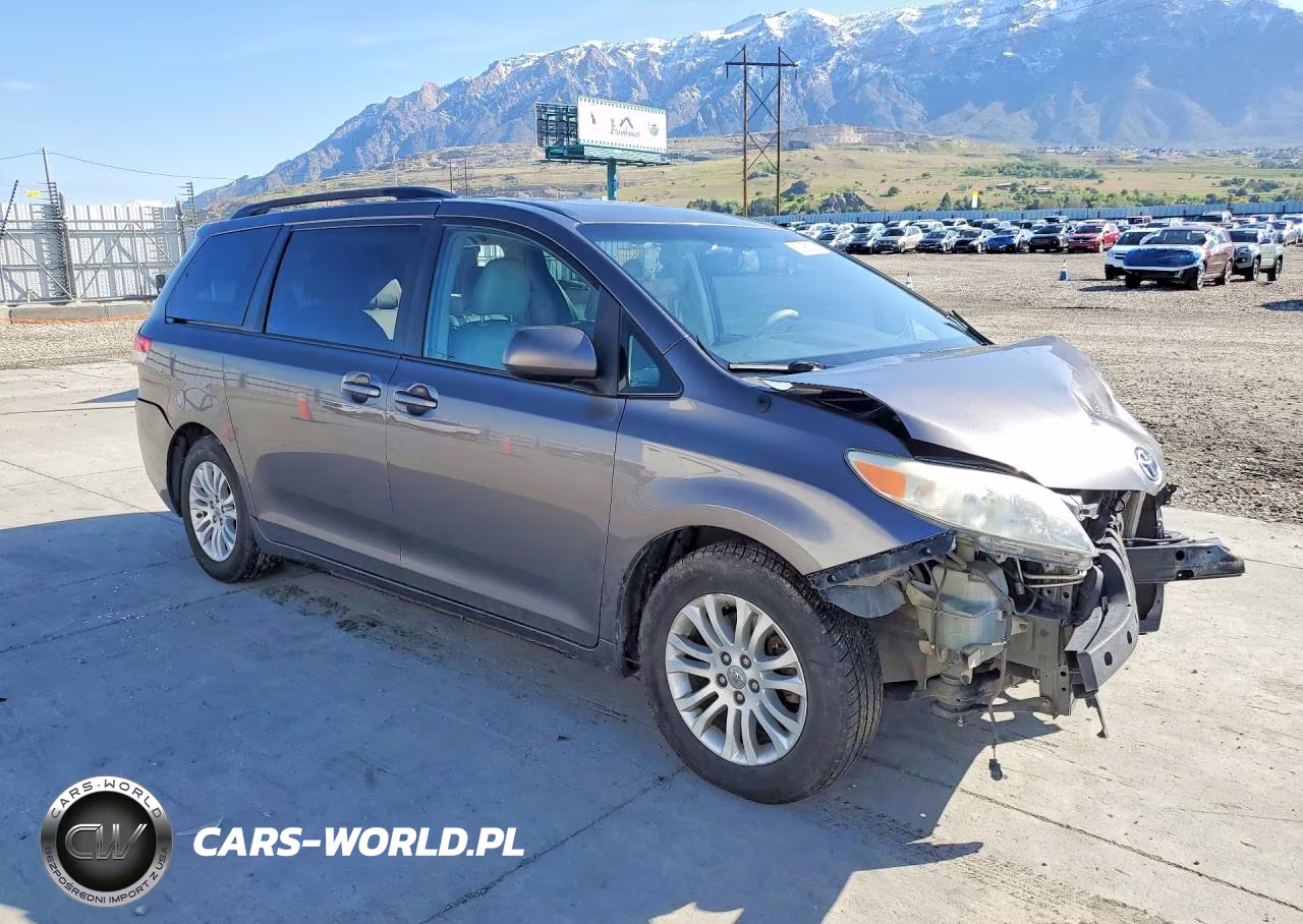 2014 Toyota Sienna Xle 8-Passenger VIN:5TDYK3DC0ES503258 - 4