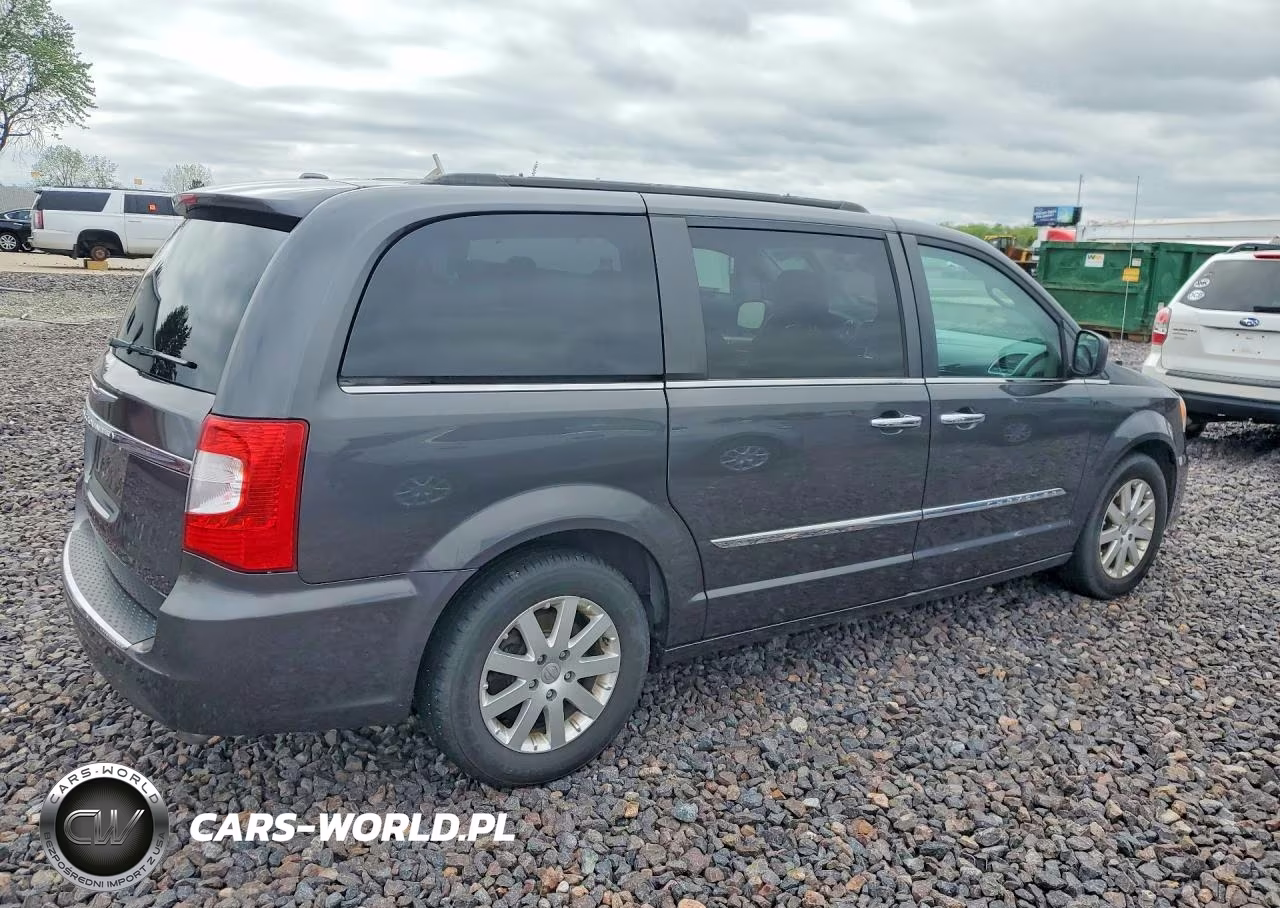 2016 Chrysler Town & Country Touring VIN:2C4RC1BG0GR121044 - 3