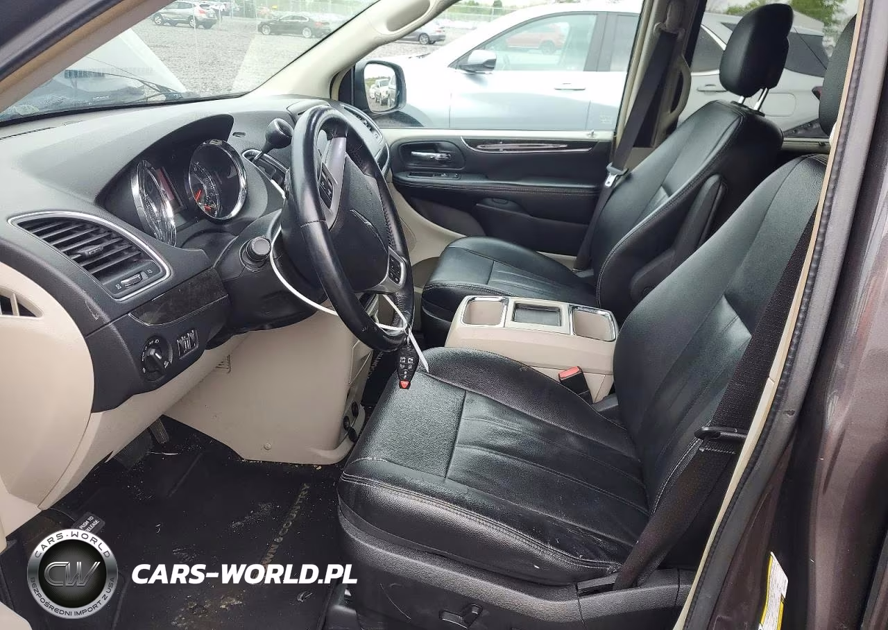 2016 Chrysler Town & Country Touring VIN:2C4RC1BG0GR121044 - 7