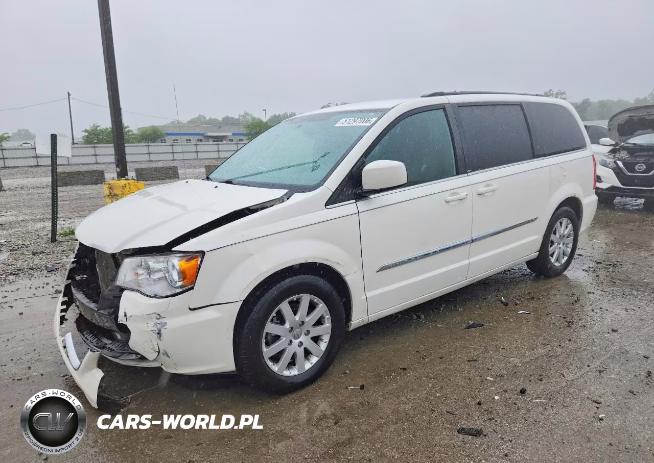 2013 Chrysler Town & Country Touring – zdjęcie 1 z 14