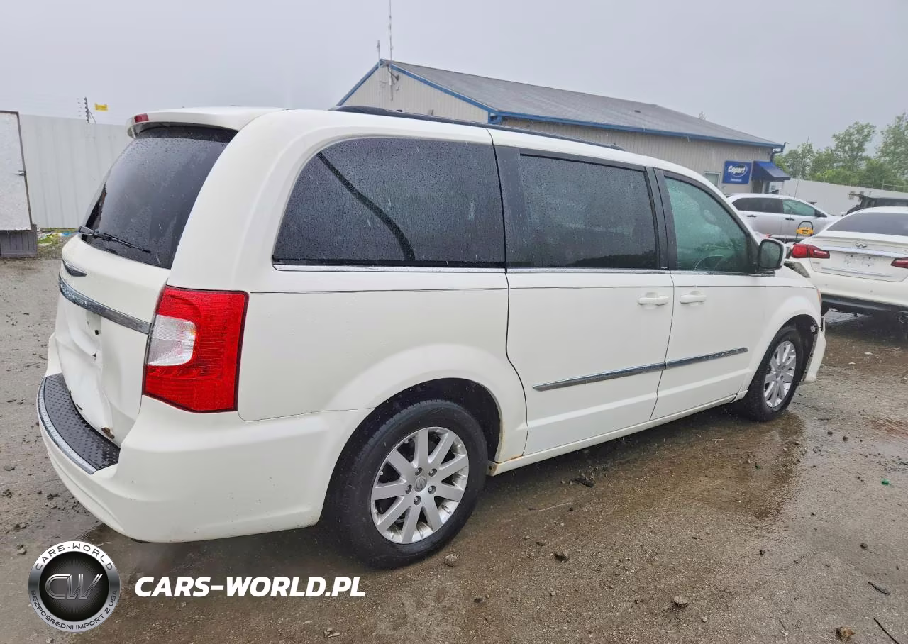 2013 Chrysler Town & Country Touring VIN:2C4RC1BG6DR558137 - 3