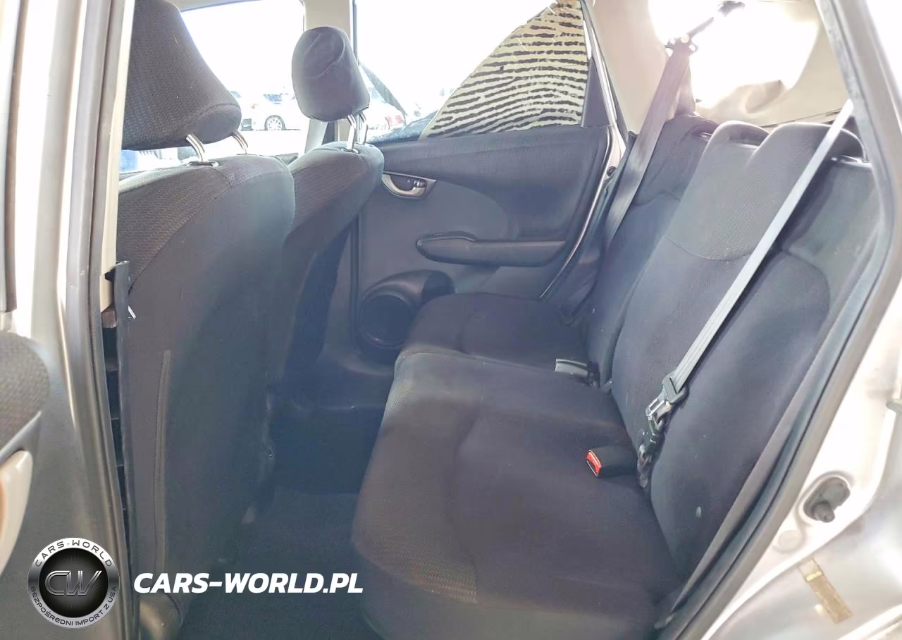 2013 Honda Fit Sport VIN:JHMGE8H50DC042413 - 10