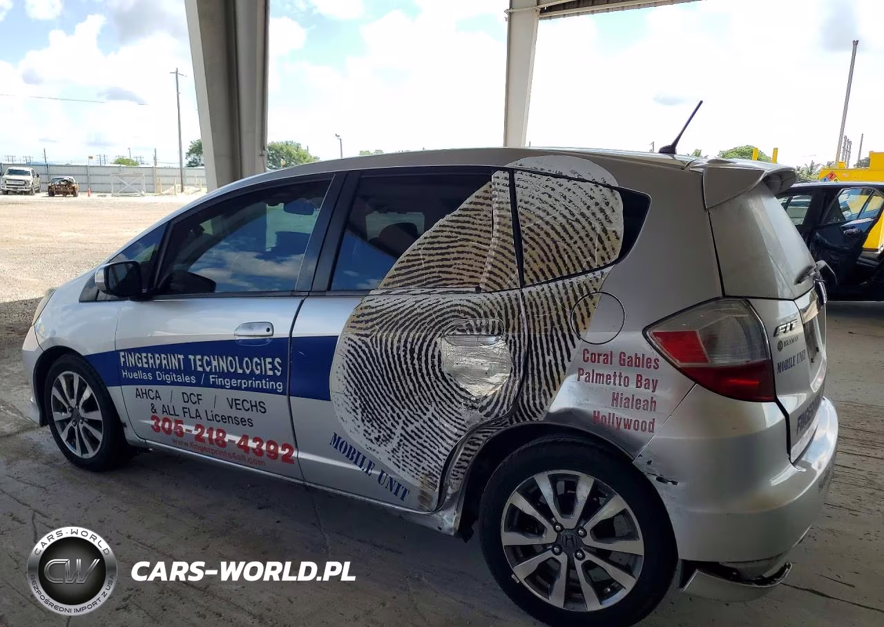 2013 Honda Fit Sport VIN:JHMGE8H50DC042413 - 2