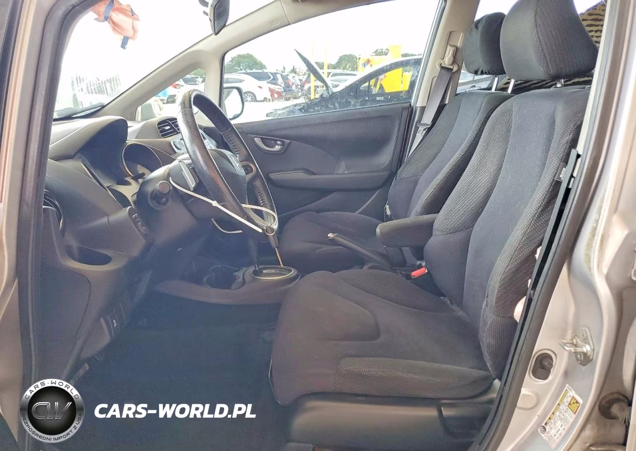 2013 Honda Fit Sport VIN:JHMGE8H50DC042413 - 7