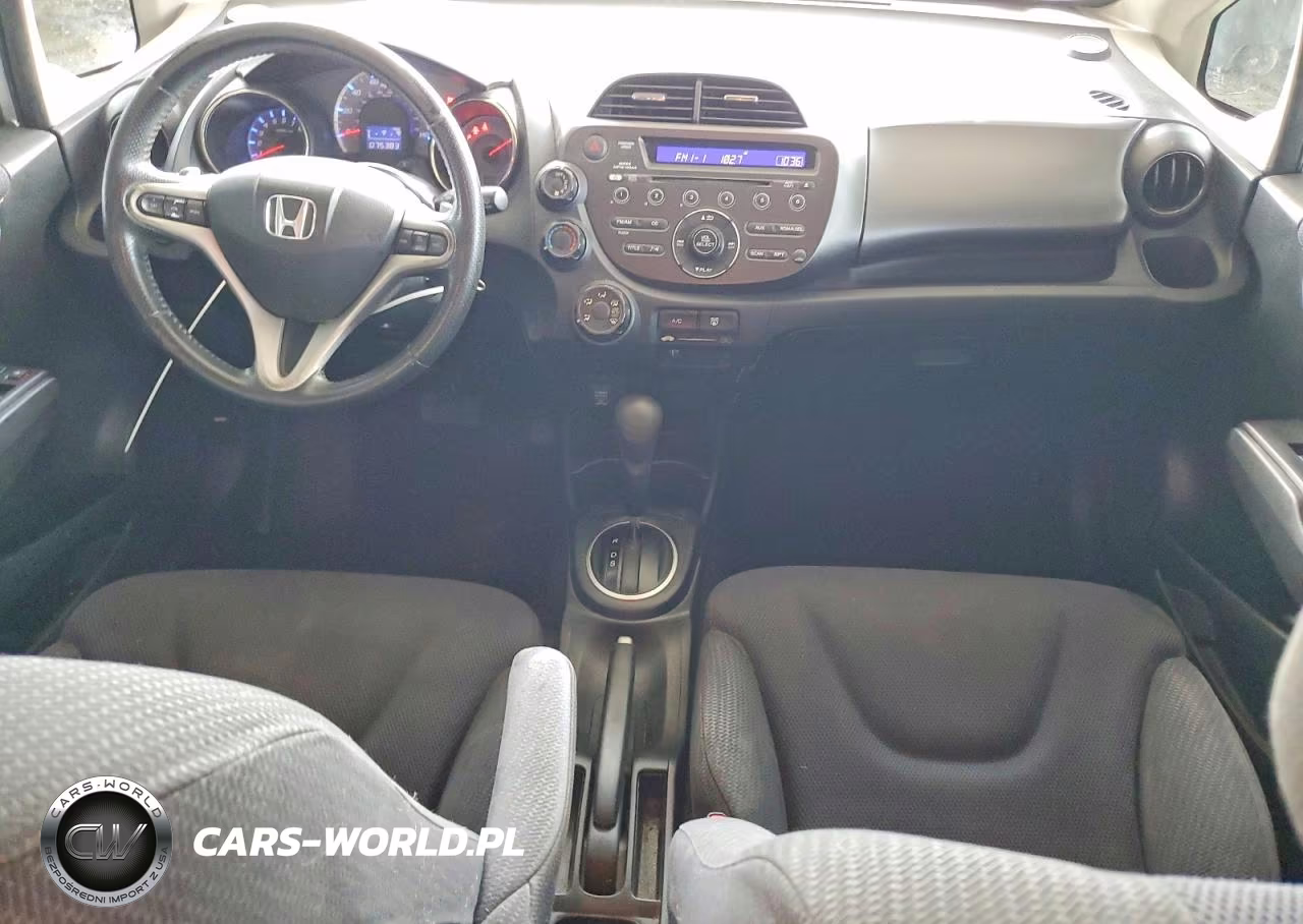 2013 Honda Fit Sport VIN:JHMGE8H50DC042413 - 8