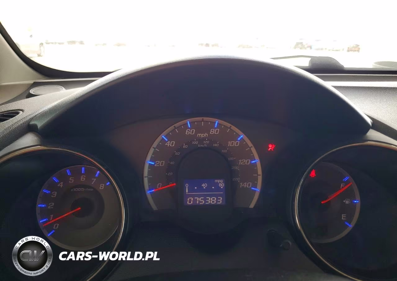 2013 Honda Fit Sport VIN:JHMGE8H50DC042413 - 9