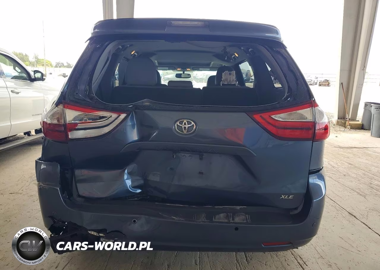 2017 Toyota Sienna VIN:5TDYZ3DC2HS806493 - 6