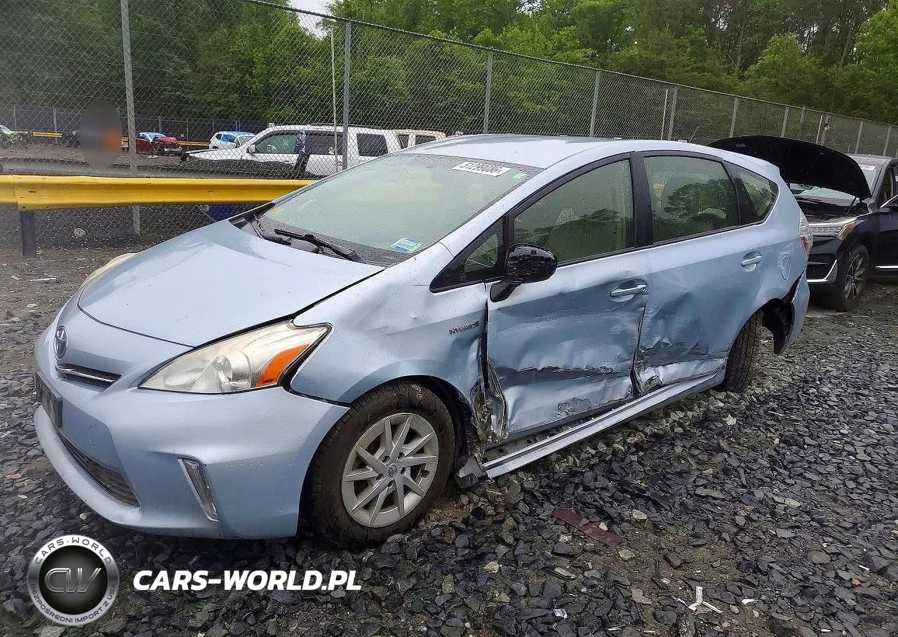 2014 Toyota Prius V Two – zdjęcie 1 z 12