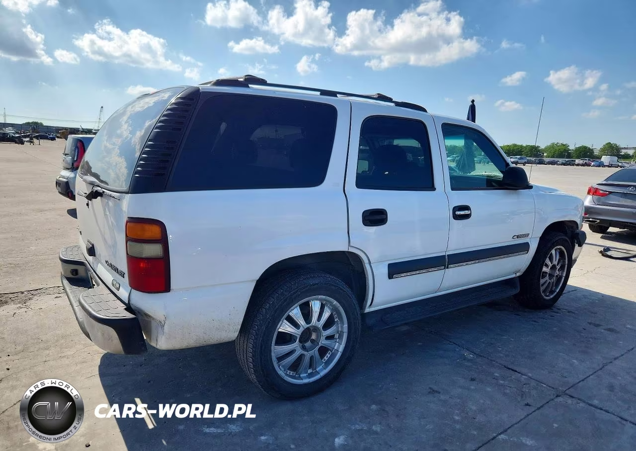 2002 Chevrolet Tahoe C1500 VIN:1GNEC13V02R272838 - 3