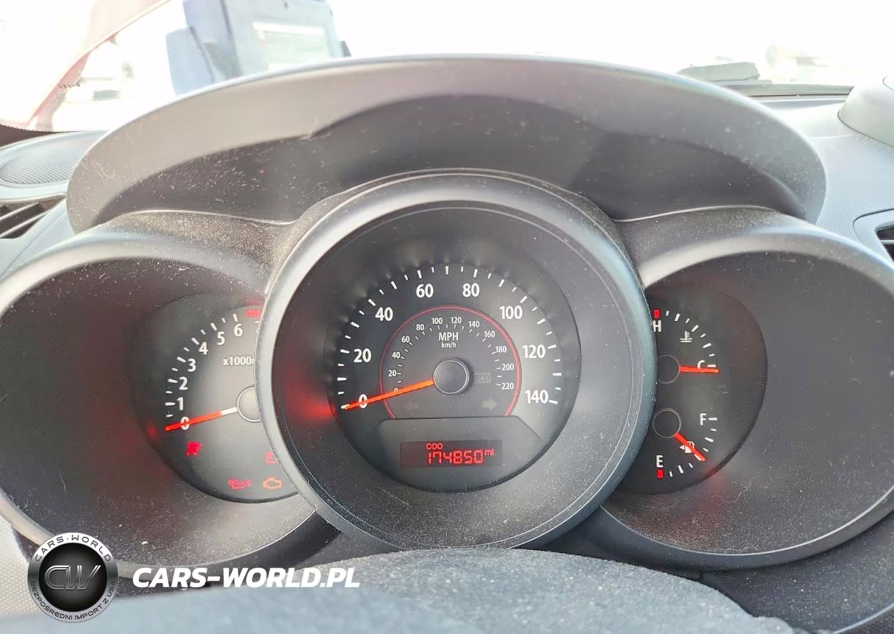 2010 Kia Soul + VIN:KNDJT2A26A7069758 - 9