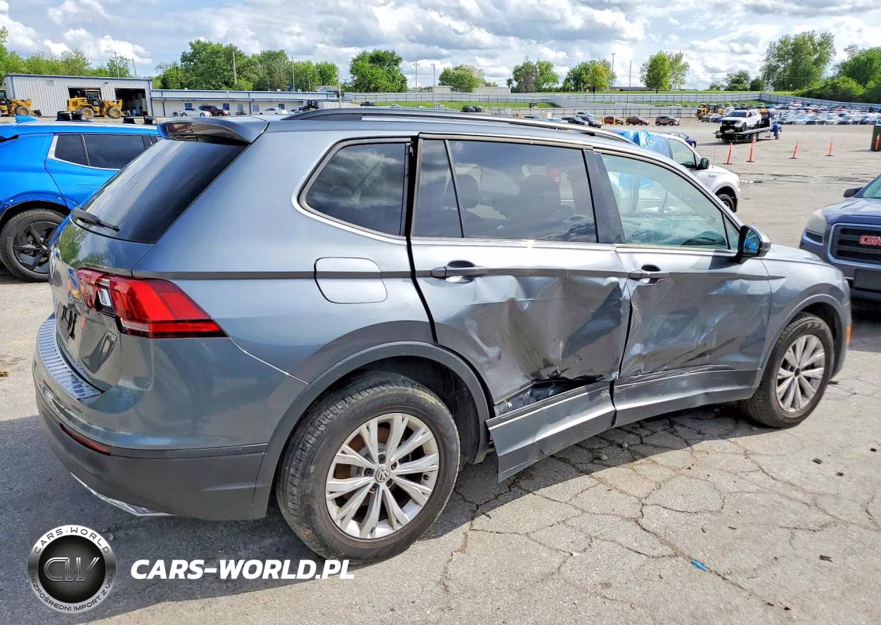 2018 Volkswagen Tiguan S VIN:3VV1B7AX2JM074054 - 3