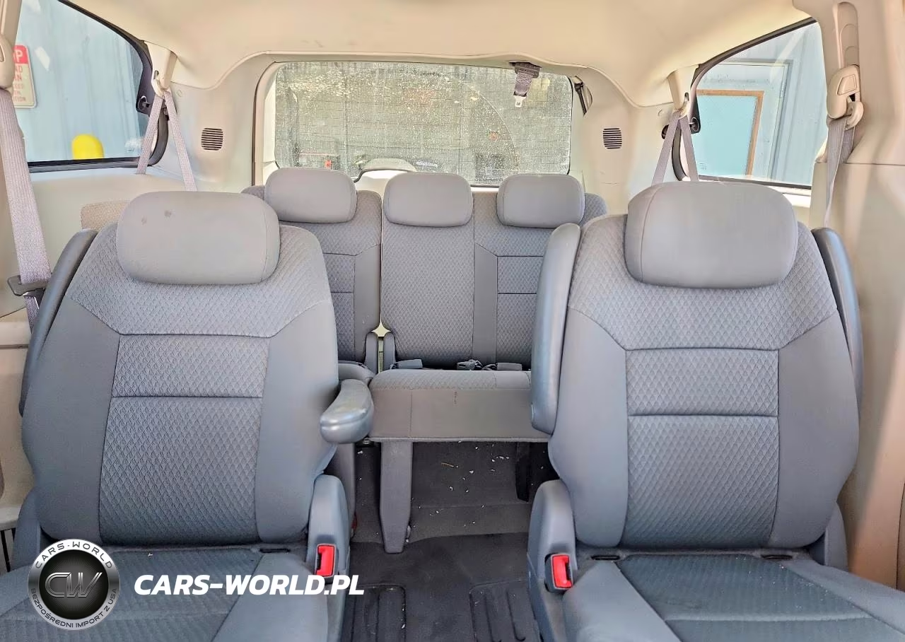 2010 Chrysler Town & Country Touring VIN:2A4RR5D1XAR192946 - 10