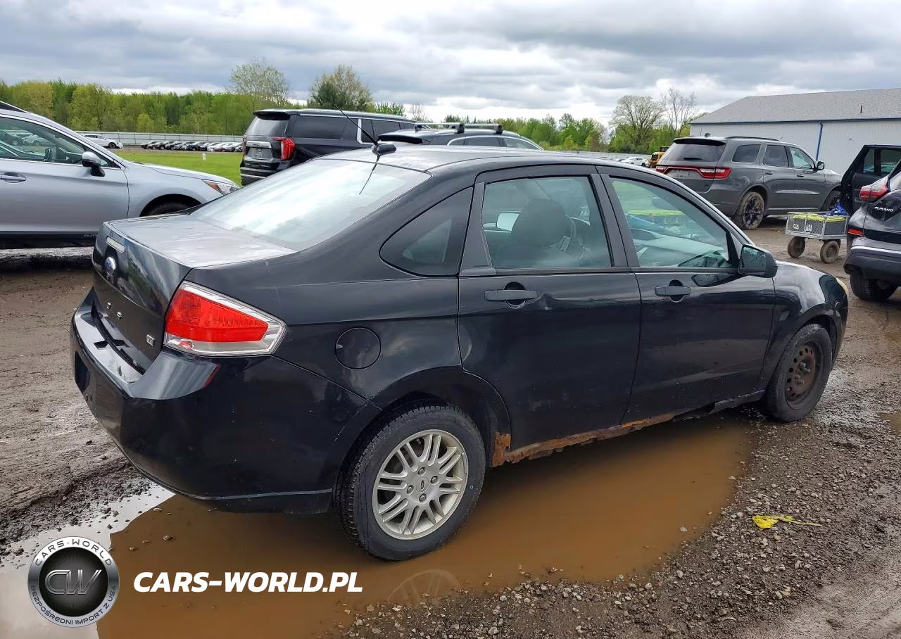 2011 Ford Focus Se VIN:1FAHP3FN0BW176877 - 3