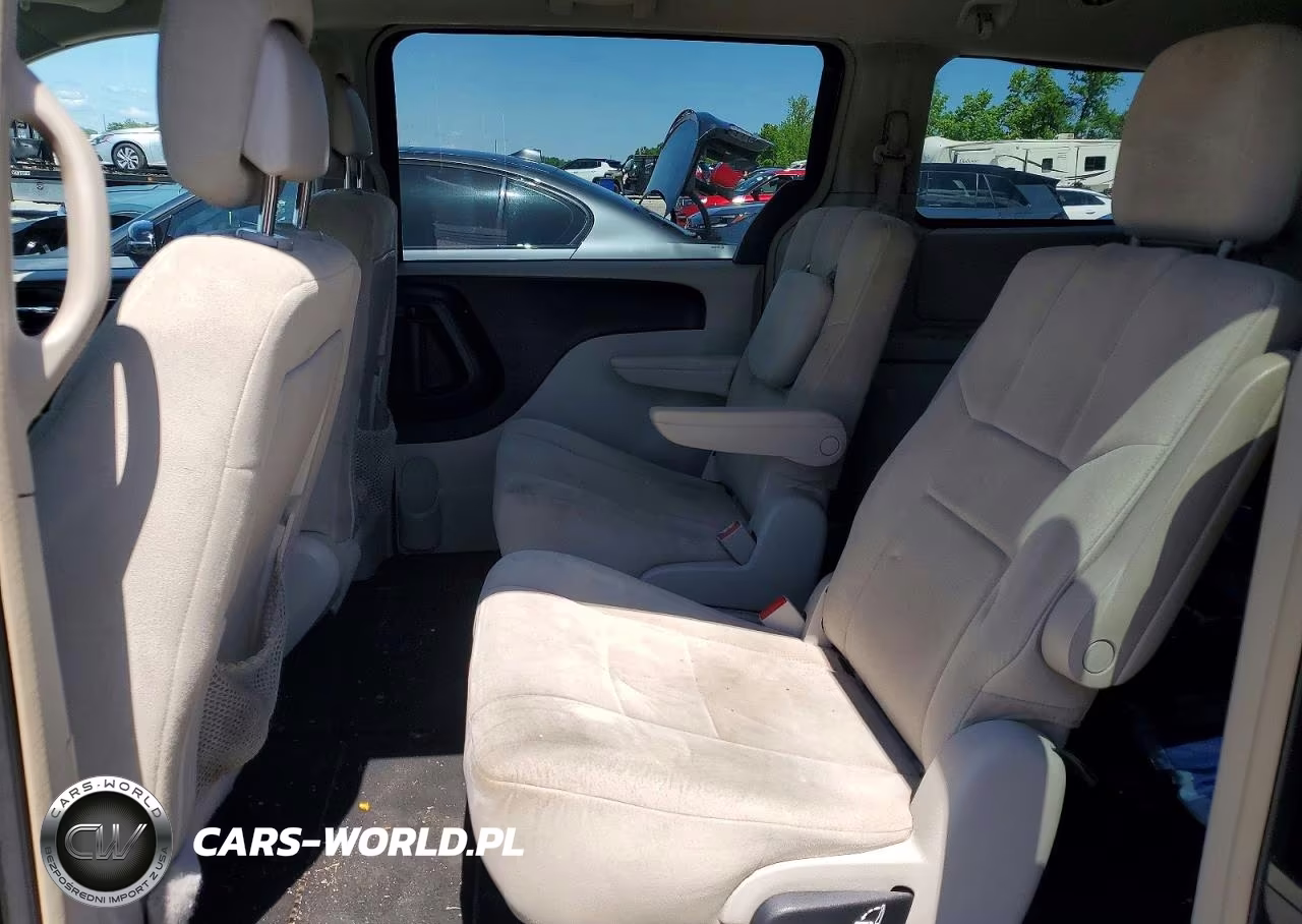 2012 Chrysler Town & Country Touring VIN:2C4RC1BG4CR159189 - 10
