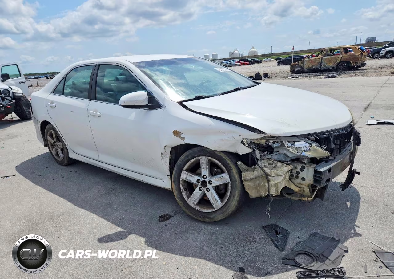 2014 Toyota Camry Se VIN:4T1BF1FK4EU792770 - 4