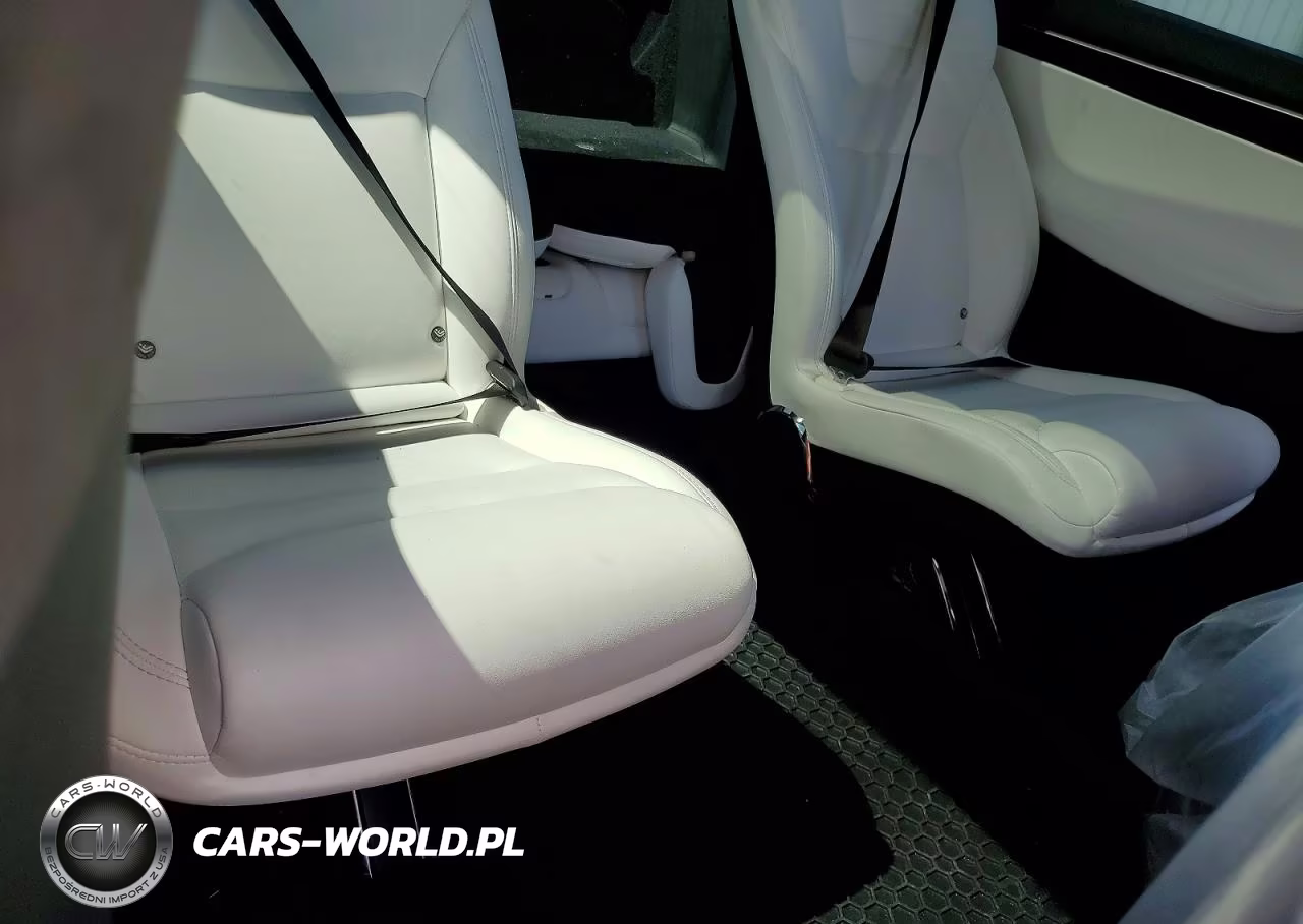2017 Tesla X VIN:5YJXCBE28HF043879 - 11