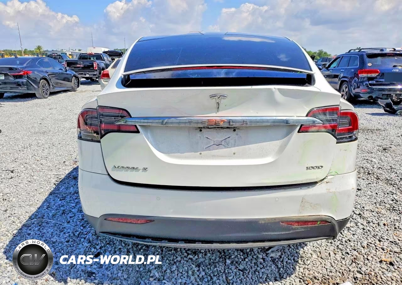 2017 Tesla X VIN:5YJXCBE28HF043879 - 6