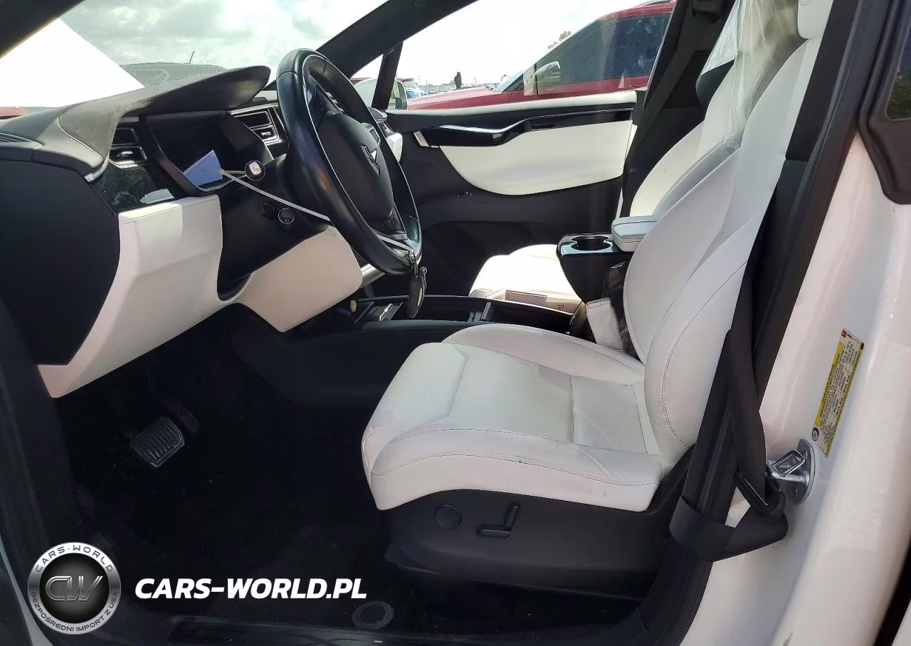2017 Tesla X VIN:5YJXCBE28HF043879 - 7