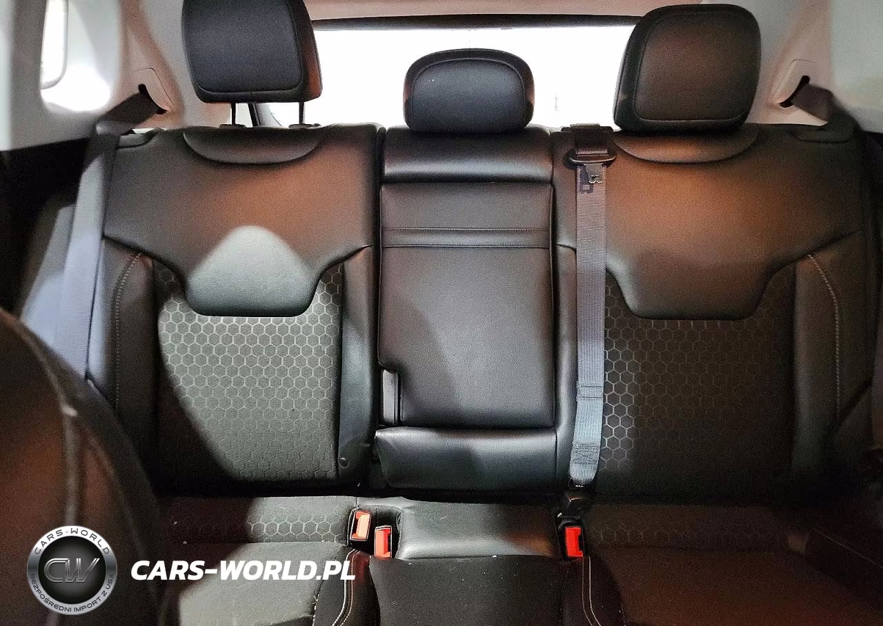 2020 Jeep Compass Latitude VIN:3C4NJDBB3LT121962 - 10