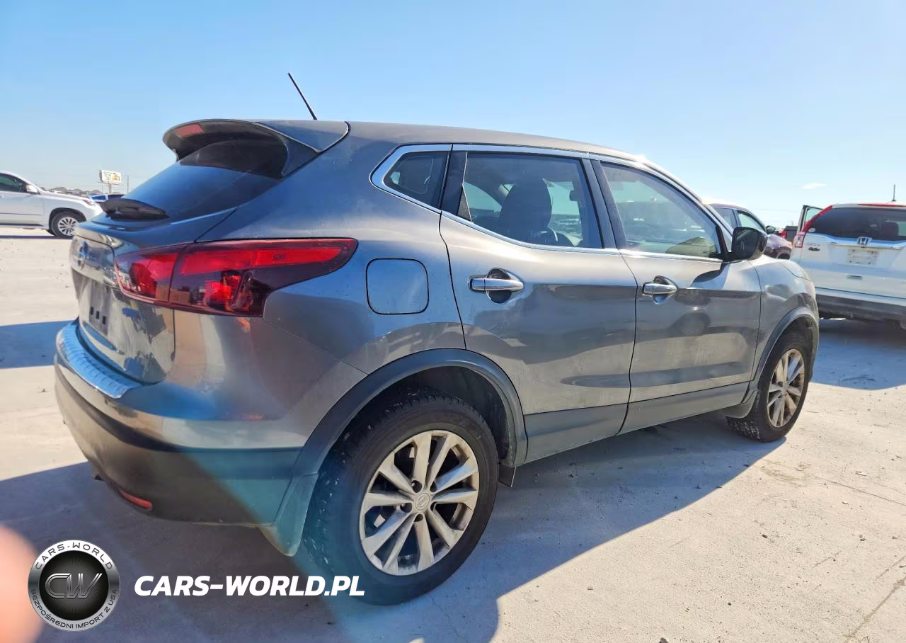 2018 Nissan Rogue Sport S VIN:JN1BJ1CP3JW107419 - 3