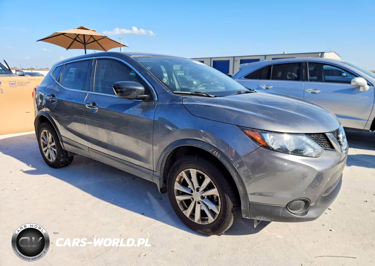 2018 Nissan Rogue Sport S VIN:JN1BJ1CP3JW107419 - 4