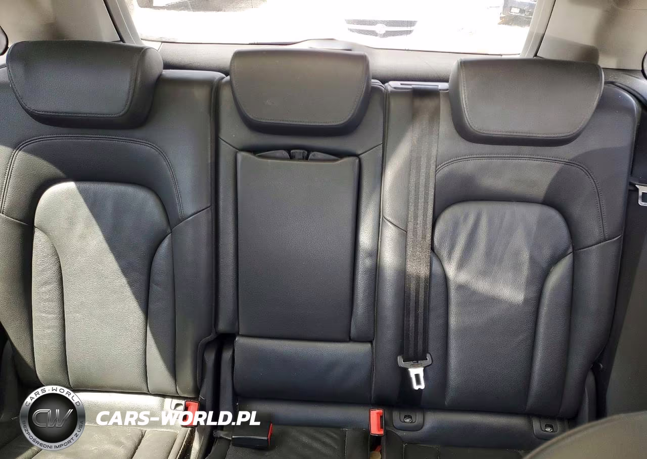 2010 Audi Q5 Premium Plus VIN:WA1LKAFP5AA100070 - 10