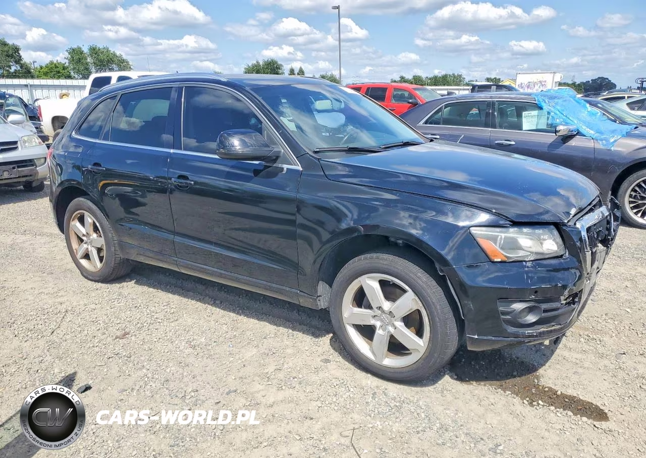 2010 Audi Q5 Premium Plus VIN:WA1LKAFP5AA100070 - 4