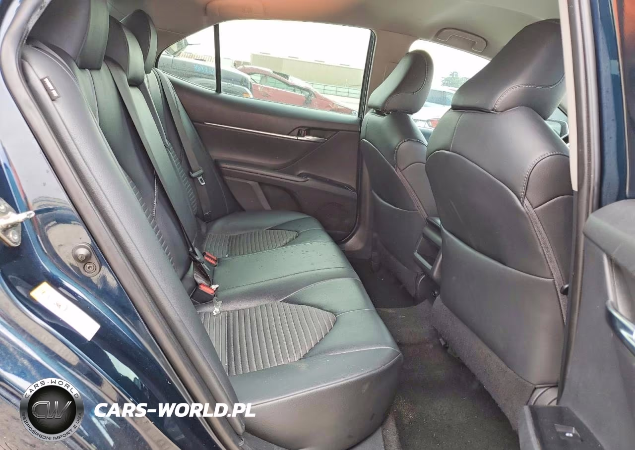 2018 Toyota Camry Se VIN:4T1B11HKXJU627621 - 10