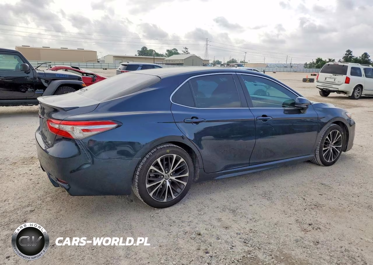 2018 Toyota Camry Se VIN:4T1B11HKXJU627621 - 3
