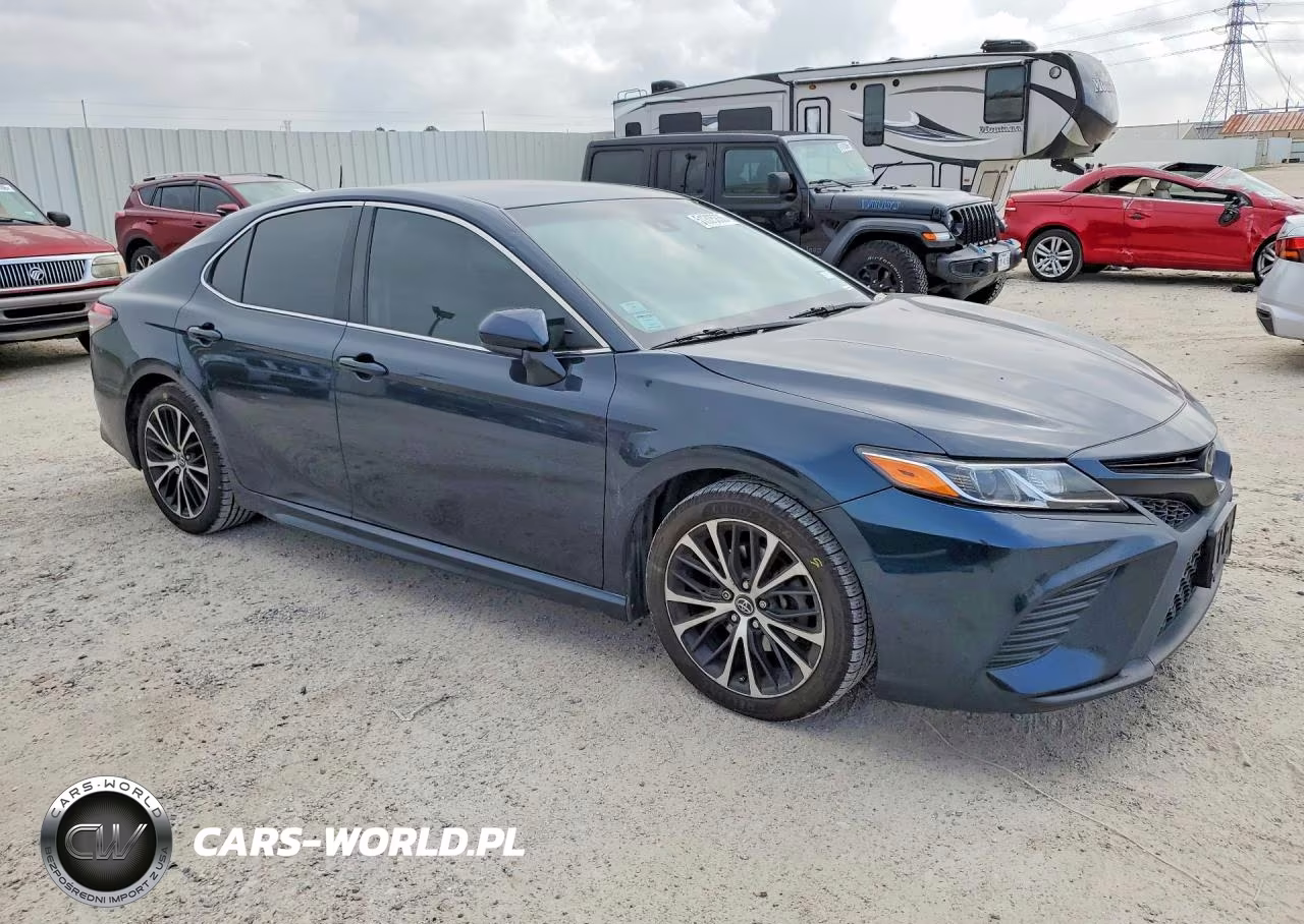 2018 Toyota Camry Se VIN:4T1B11HKXJU627621 - 4