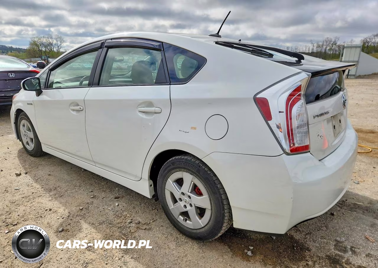 2014 Toyota Prius Four VIN:JTDKN3DU4E1767375 - 2