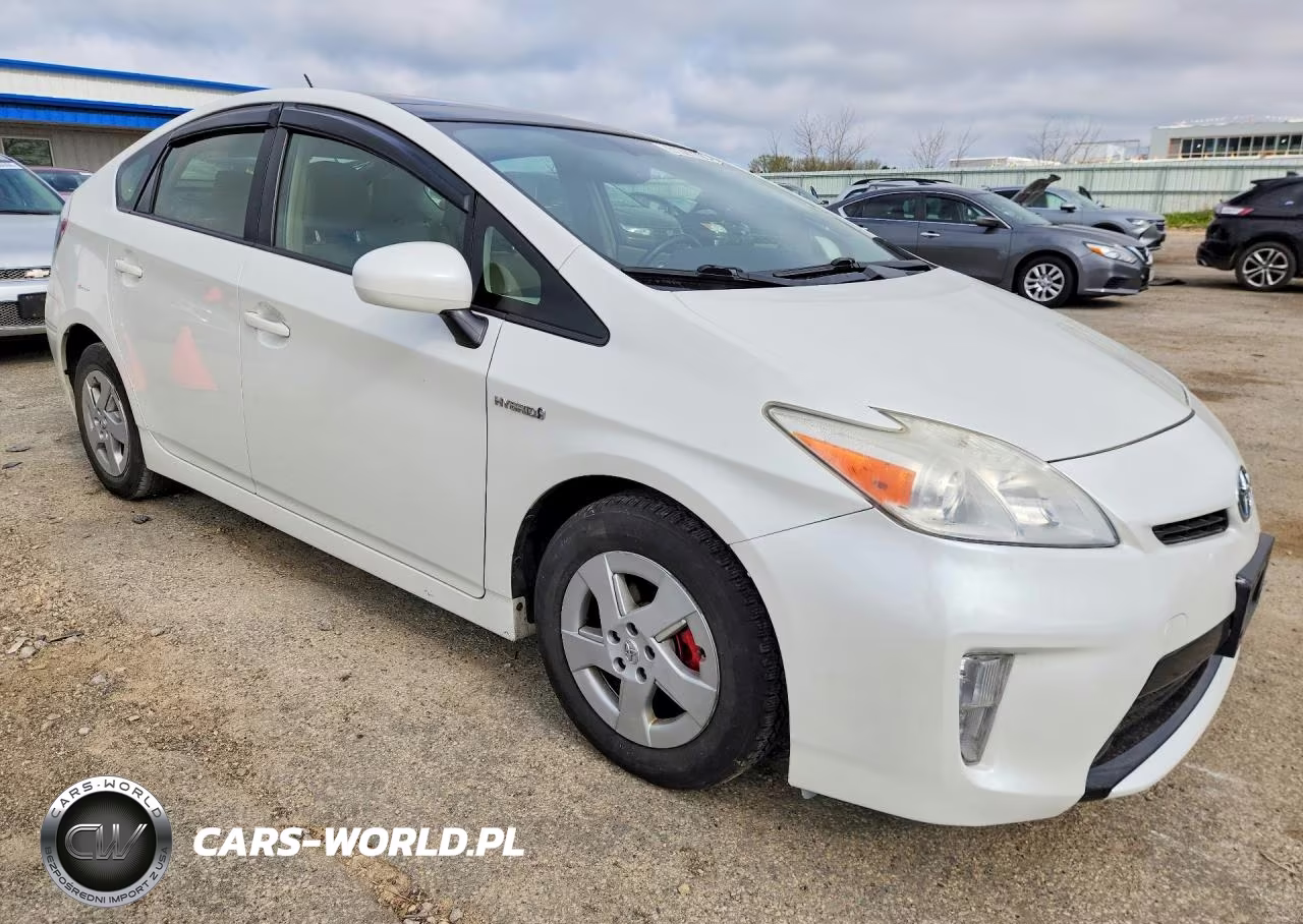 2014 Toyota Prius Four VIN:JTDKN3DU4E1767375 - 4