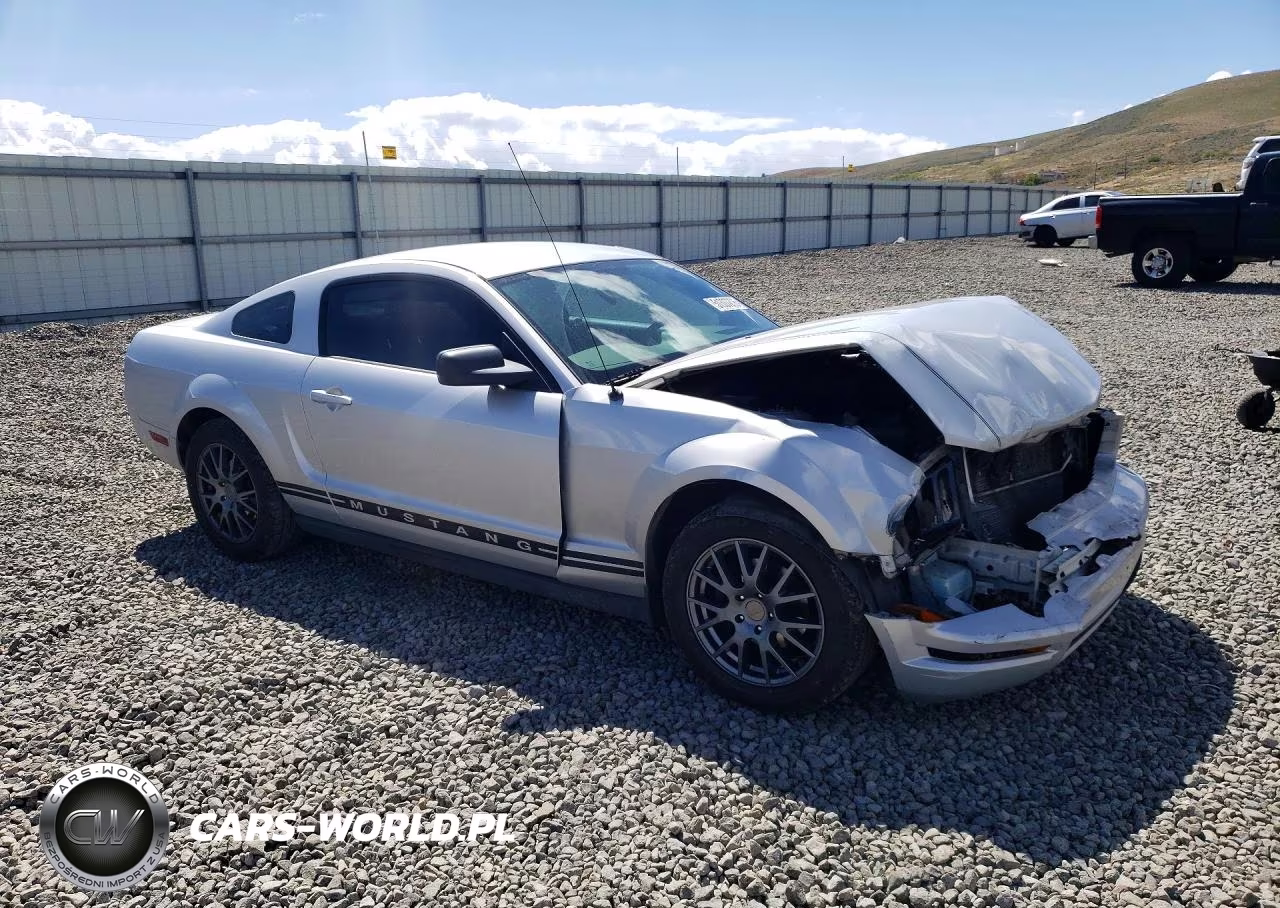 2007 Ford Mustang VIN:1ZVFT80N575369426 - 4