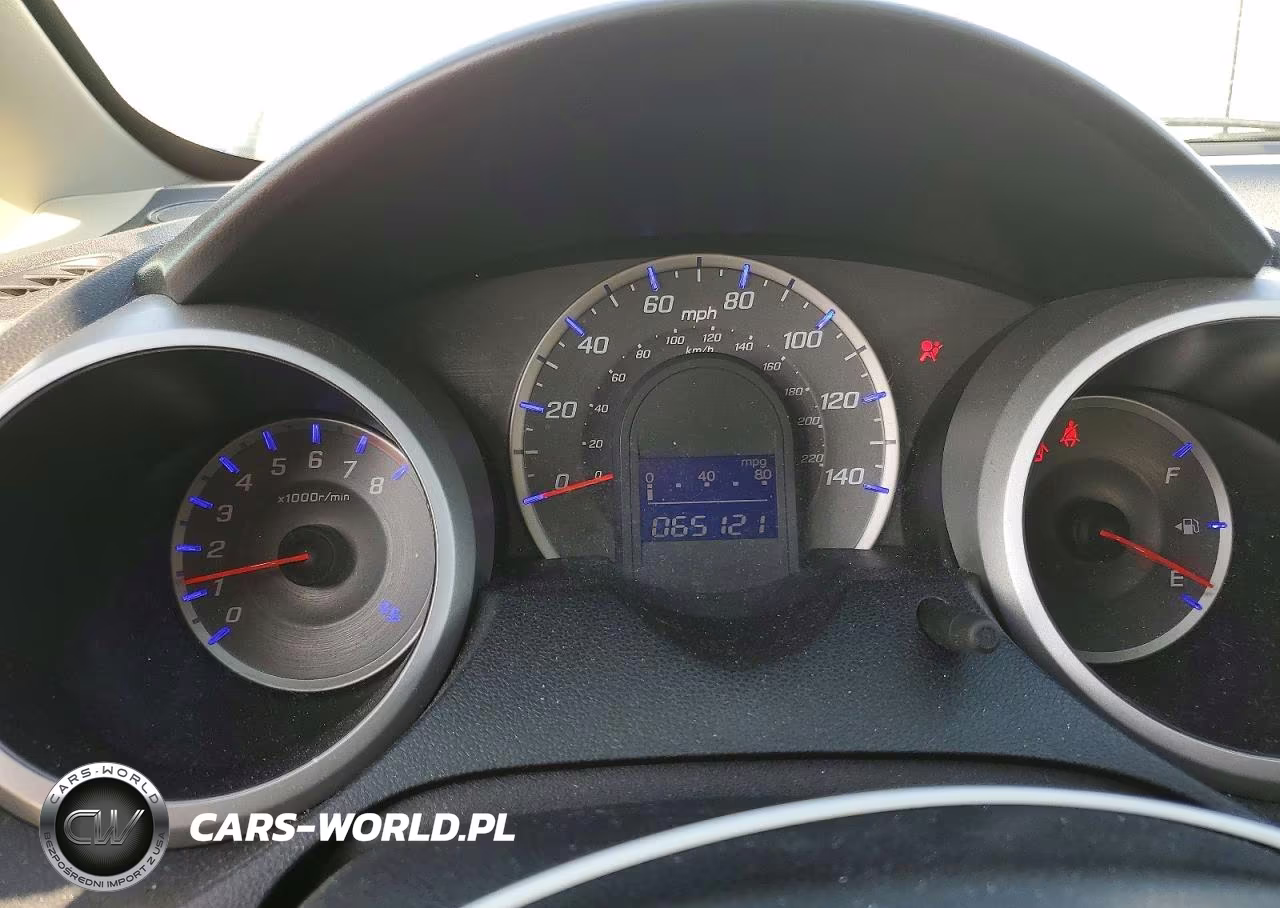 2013 Honda Fit VIN:JHMGE8H36DC032290 - 9